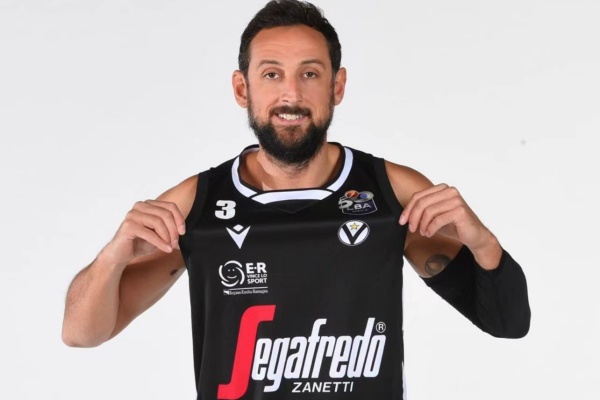 贝里内利正式宣布退役：NBA三分王的传奇生涯落幕马刺冠军记忆永存